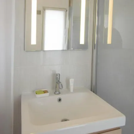 Beautiful 4-Person Apartment Near Montmartre Apartment Paris