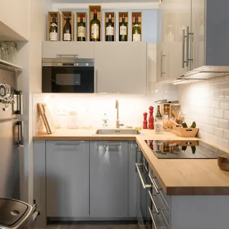 Beautiful 4-Person Apartment Near Montmartre * Paris