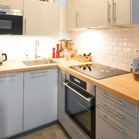 Beautiful 4-Person Apartment Near Montmartre Apartment *