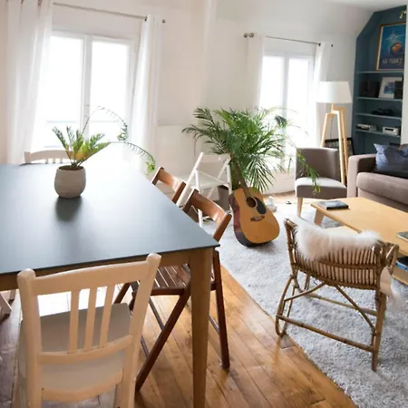 Apartment Beautiful 4-Person Apartment Near Montmartre